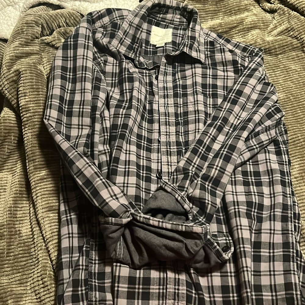 EUC men’s America eagle button up 😊